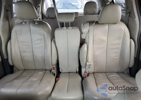 2011 Toyota Sienna Xle z USA, uszkodzony, nr VIN 5TDYK3DC6BS012740